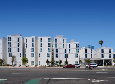 LOHA xây dựng nhà giá rẻ tại khu đất đầy thách thức ở Los Angeles